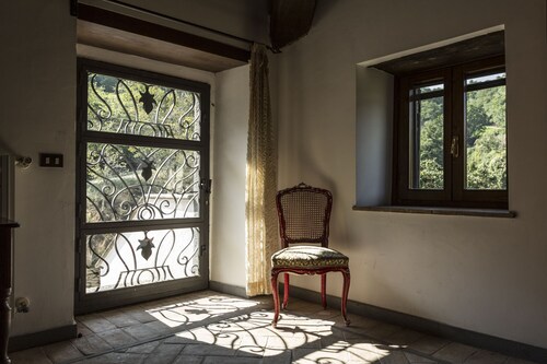 SALLEGROTTE - A Cozy Deep-in-the-Green Villa With Pool, Breathtaking View