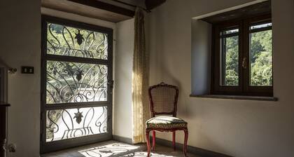 SALLEGROTTE - A Cozy Deep-in-the-Green Villa With Pool, Breathtaking View