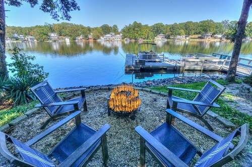 Red Sky Lake House - Tranquility at the lake! 