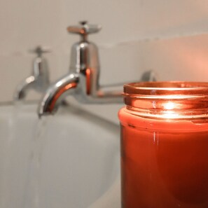 Towels, soap, shampoo, toilet paper - Hutiwai hideaway cottage (Tongaporutu)