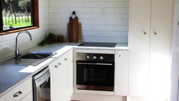 KylskÄp, mikrovÄgsugn, ugn och diskmaskin