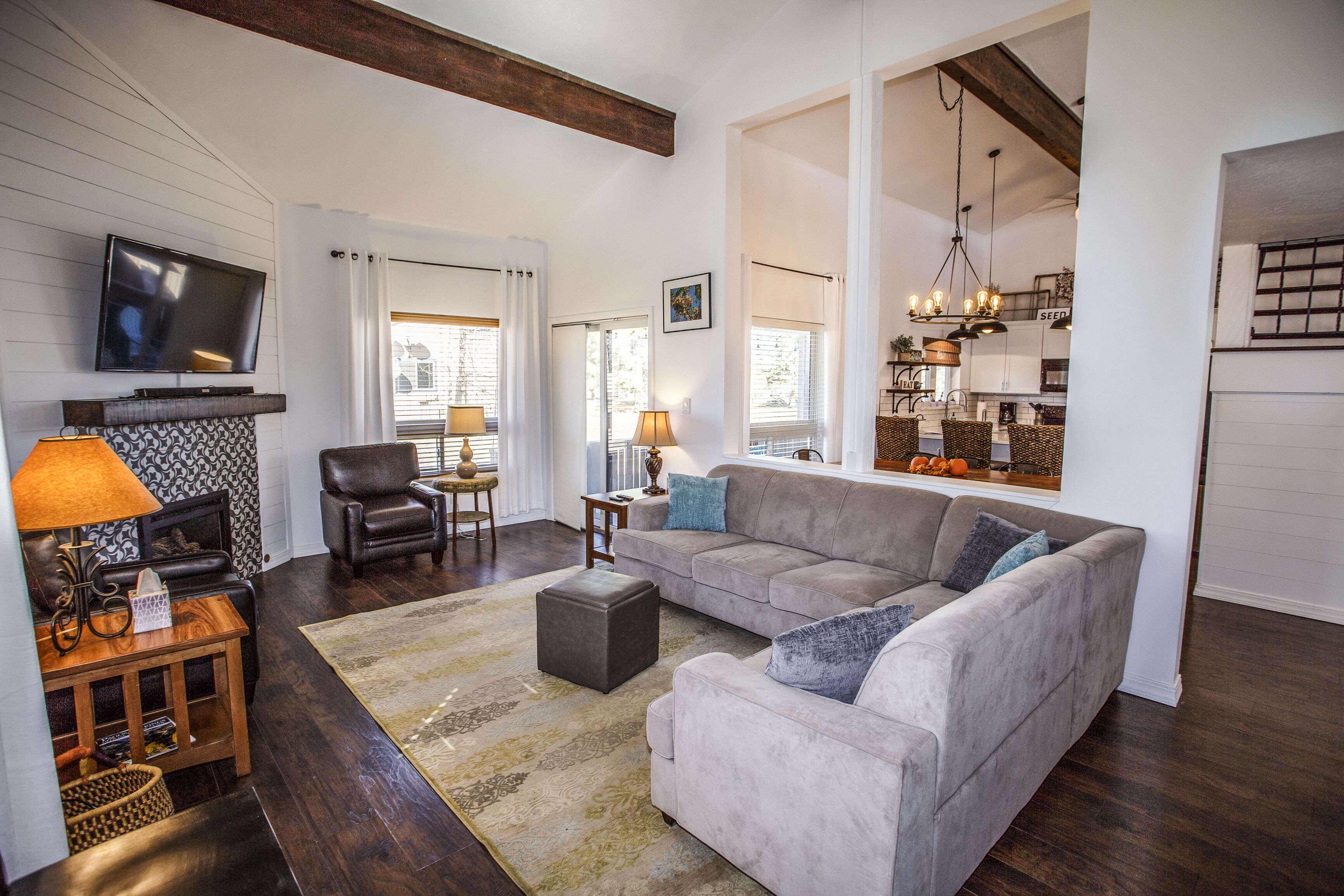 Smart TV, fireplace, DVD player, books