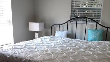 3 chambres, fer et planche à repasser, Wi-Fi, draps fournis