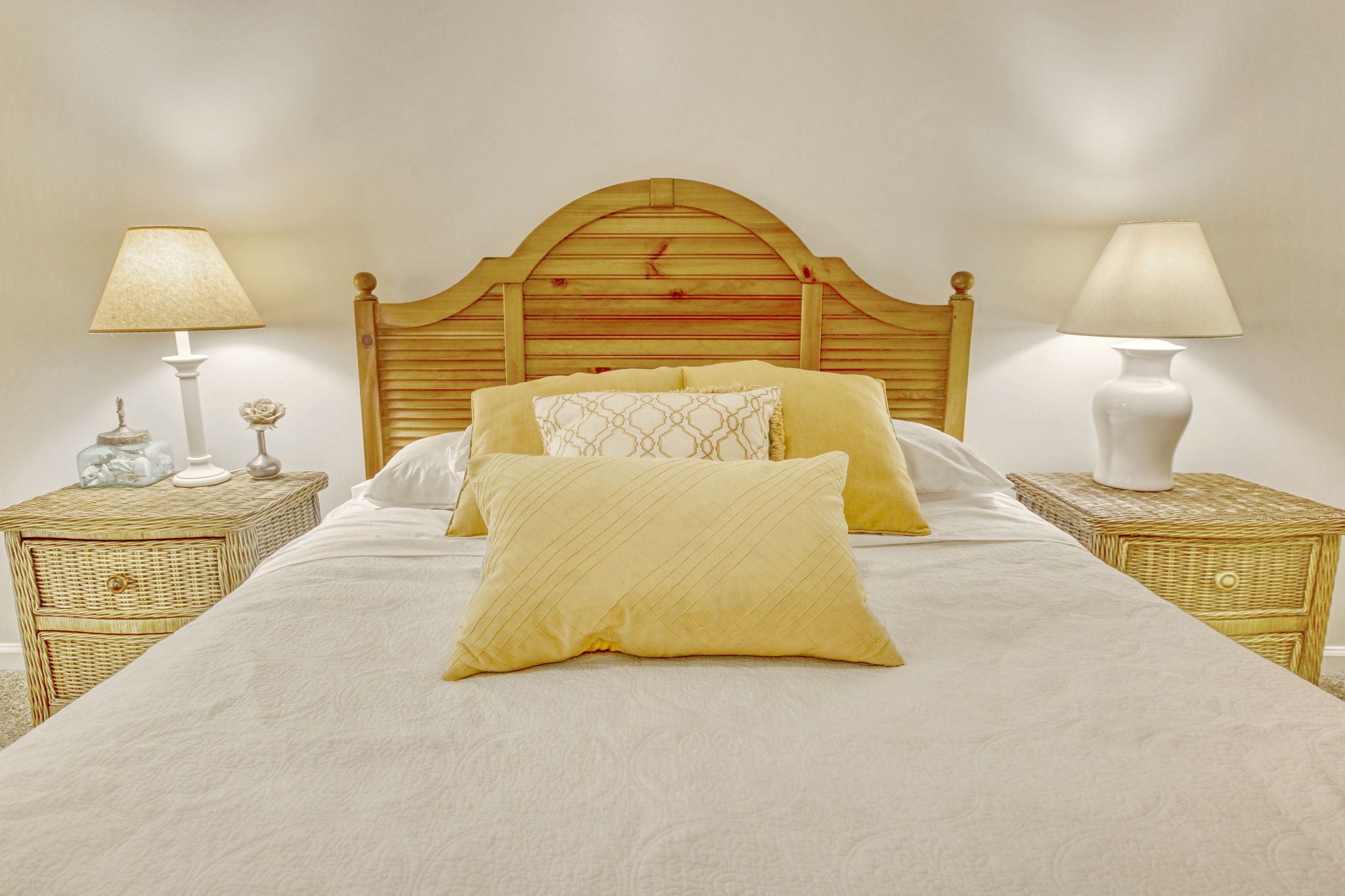 Oceanfront condo - Direct beach access with pool - Amazing Views - Windjammer