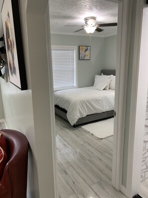 2 dormitorios, tabla de planchar con plancha, wifi gratis y ropa de cama