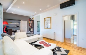 Smart TV, fireplace, foosball, table tennis