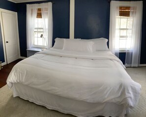 4 bedrooms, desk, travel cot, WiFi