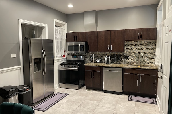 Køleskab, mikrobølgeovn, ovn, kogeplade