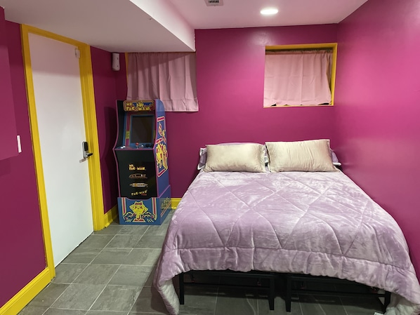 3 habitaciones, tabla de planchar con plancha, wifi y ropa de cama