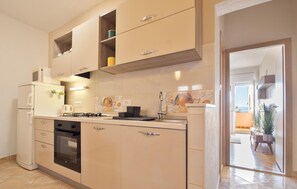 Kühlschrank, Ofen, Herdplatte, Geschirrspüler