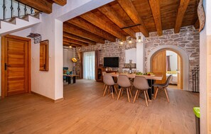 Dining - Luxurious home in Drage (Drage)
