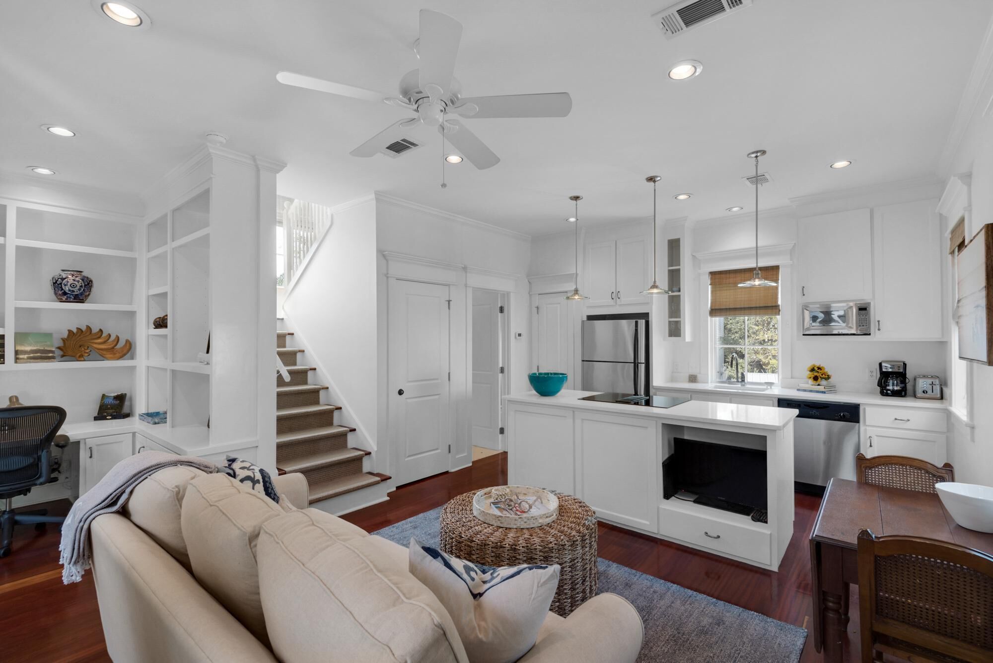 Sophisticated Charm- Quiet and Relaxing Ambience-2 Bikes