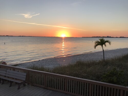 Beautiful Private Florida Pool Home