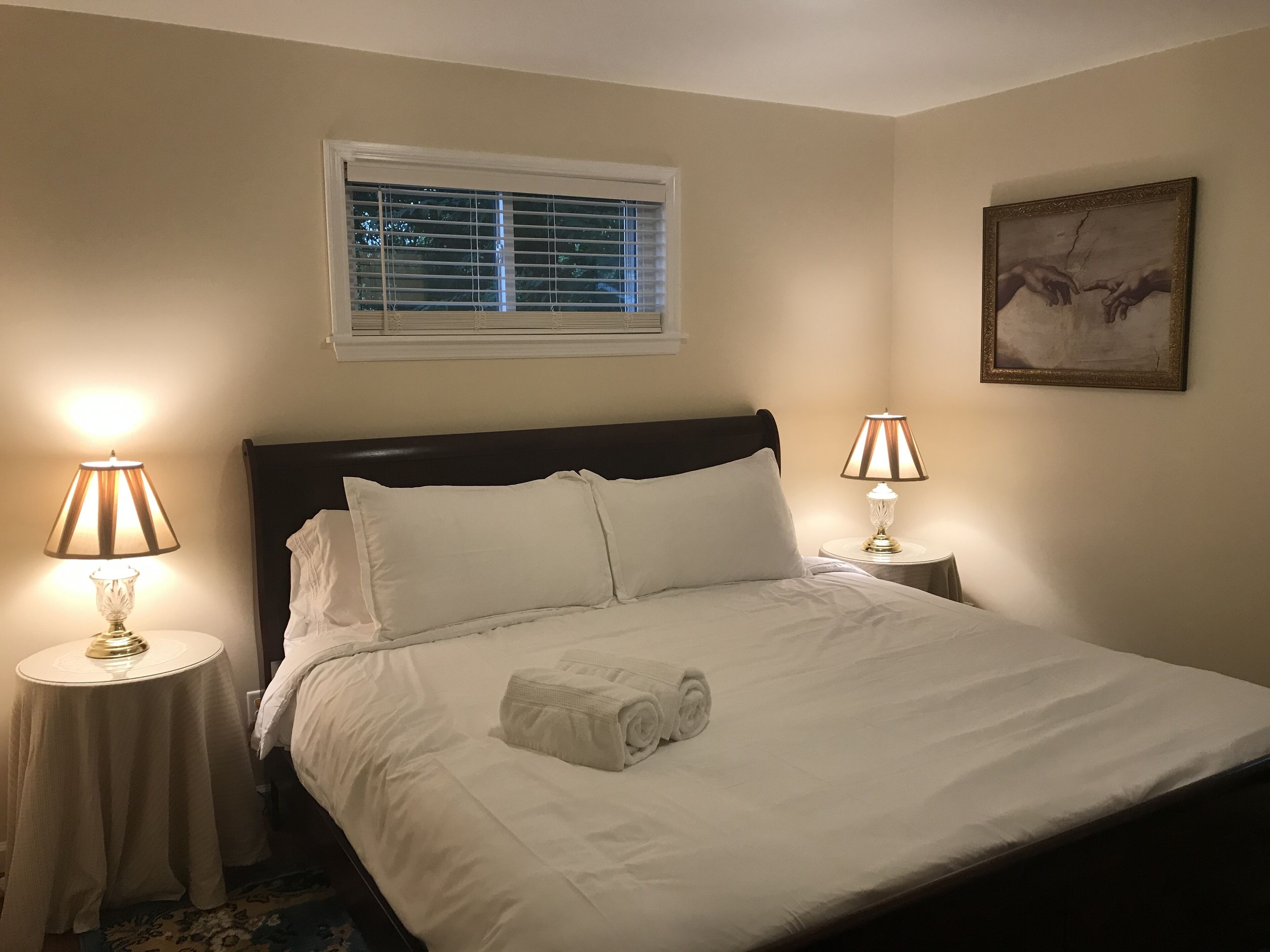 Spacious Single-family King w/Big Shaded Yard