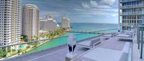 テラス / パティオ