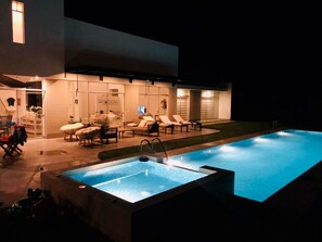Outdoor pool - Playa Campo Ecological House of 5,500 m2 for 20 people (Chilca)