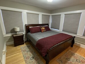 2 bedrooms, in-room safe, iron/ironing board, cribs/infant beds