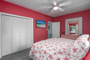 3 bedrooms, desk, iron/ironing board, free WiFi