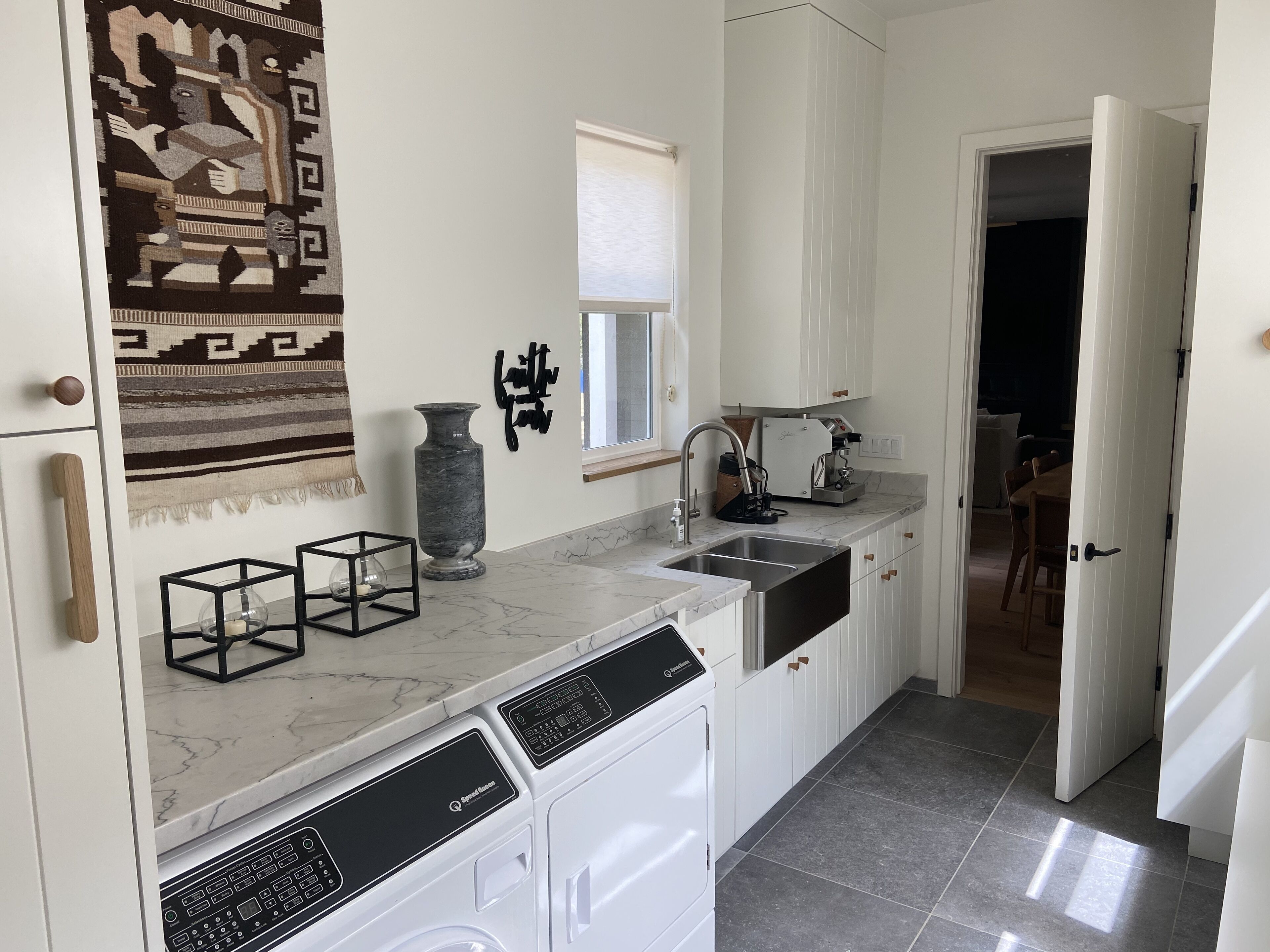 "Almost" Brand New 2020 "Modern Farm House ". Close to beach and wine country