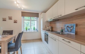 Kühlschrank, Herdplatte, Geschirrspüler