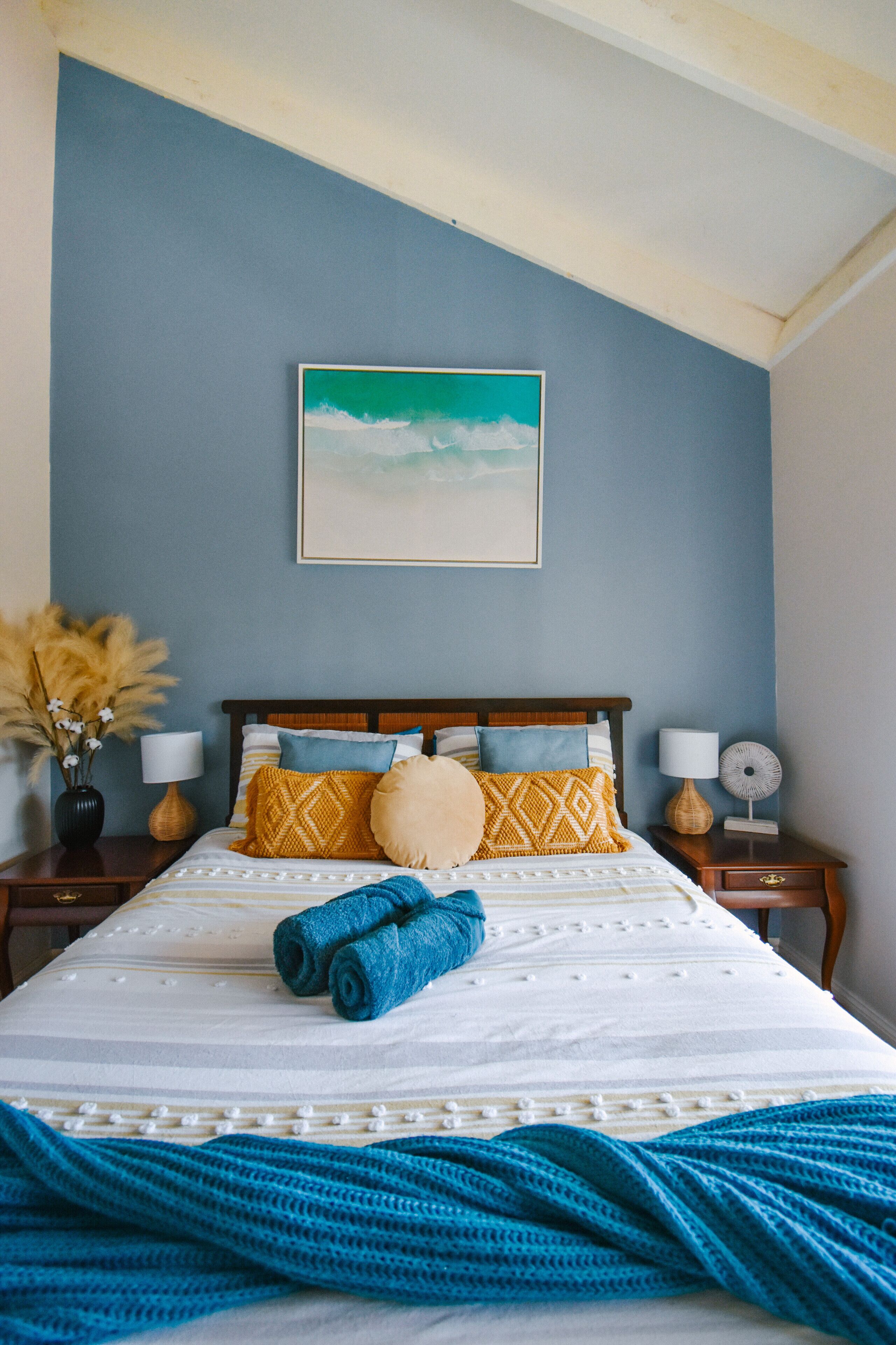 3 bedrooms, iron/ironing board, free WiFi, bed sheets