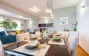 Dining - Lovely apartment in Igrane with house sea view (Igrane)