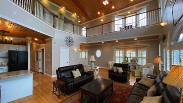 Smart TV, chimenea, videojuegos, reproductor de DVD