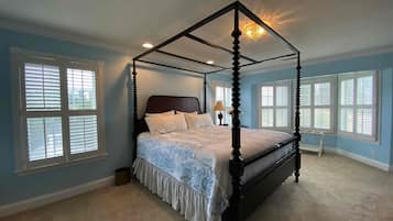 8 bedrooms, desk, iron/ironing board, free WiFi