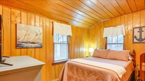 Unclassified image, 4 of 28, button - East Tawas Cabin with Deck, Backyard & Fire Pit! (East Tawas)