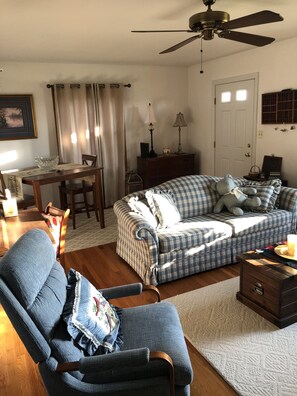 Smart TV, DVD player, foosball, table tennis - ArkEncounter,Creation Museum,Bourbon & Wine Trail, Belterra Casino, Farm House  (Sparta)