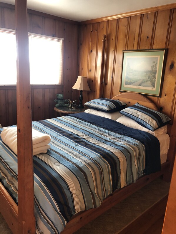 3 bedrooms, in-room safe, iron/ironing board, travel crib