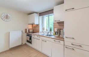 Kühlschrank, Herdplatte, Geschirrspüler