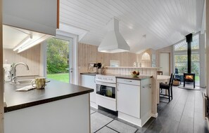 Fridge, stovetop, coffee/tea maker