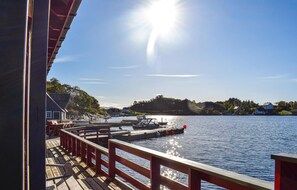 Property grounds - Awesome home in Tansøy with house a mountain view (Tansøy)