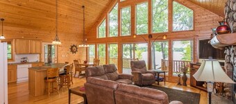 Private, family friendly lake home w/sandy beach in Crosslake on Pine Lake