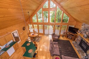 Smart TV, fireplace, video games, DVD player - Private, family friendly lake home w/sandy beach in Crosslake on Pine Lake (Crosslake)