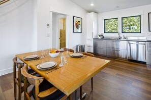 Dining - The Boat Loft in Established South Addition Neighborhood (Anchorage)