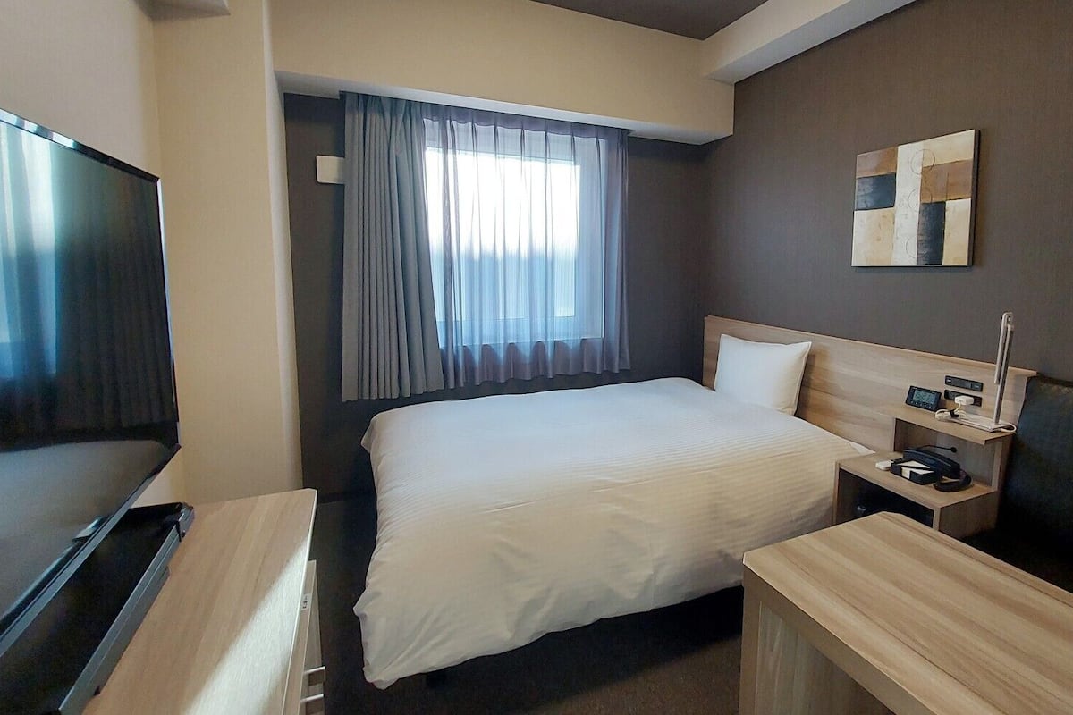Wi-Fi de cortesia, roupa de cama