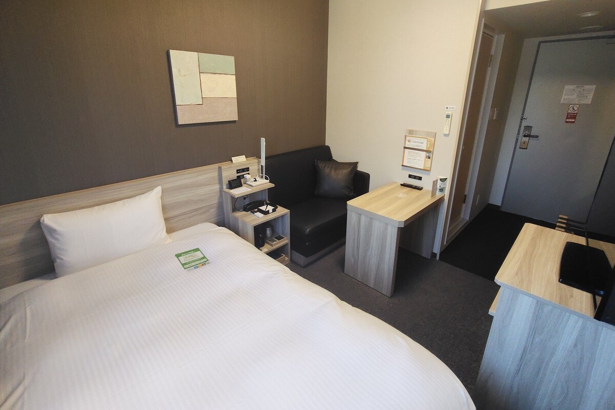 Single Room, Non Smoking | WiFi (free), bed sheets
