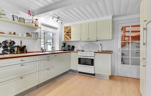 Kühlschrank, Ofen, Herdplatte, Geschirrspüler