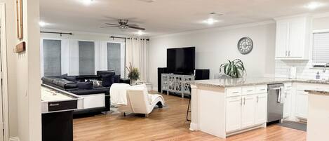 Smart TV, books, stereo