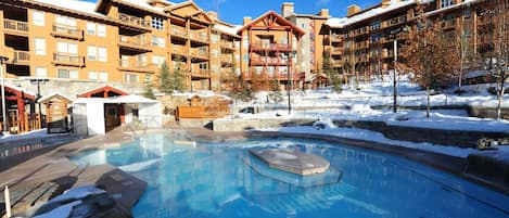 Piscine extérieure, piscine chauffée