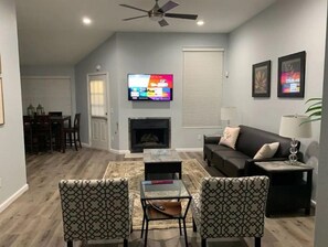Smart TV, fireplace