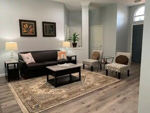 Smart TV, fireplace - Austin Home (Austin)