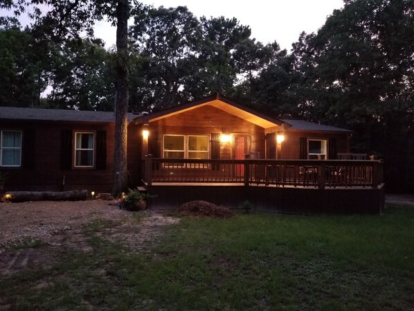 Exterior - Creekside Country Retreat, Spacious country living on 1 acre in the country. (Conroe)