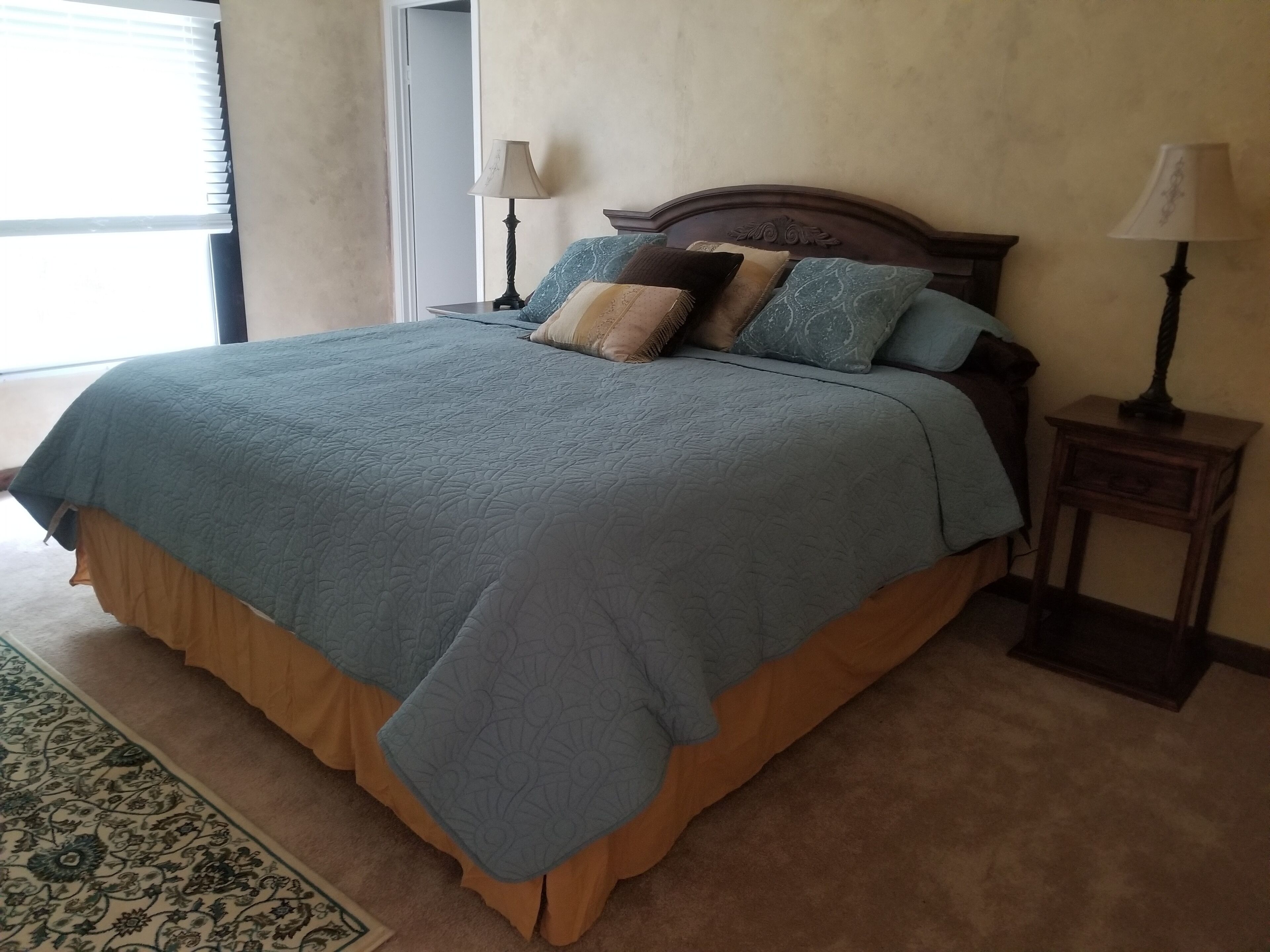 Creekside Country Retreat,  Spacious country living on 1 acre in the country.