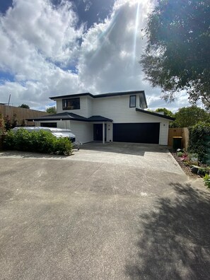 Exterior - New build i (Auckland)