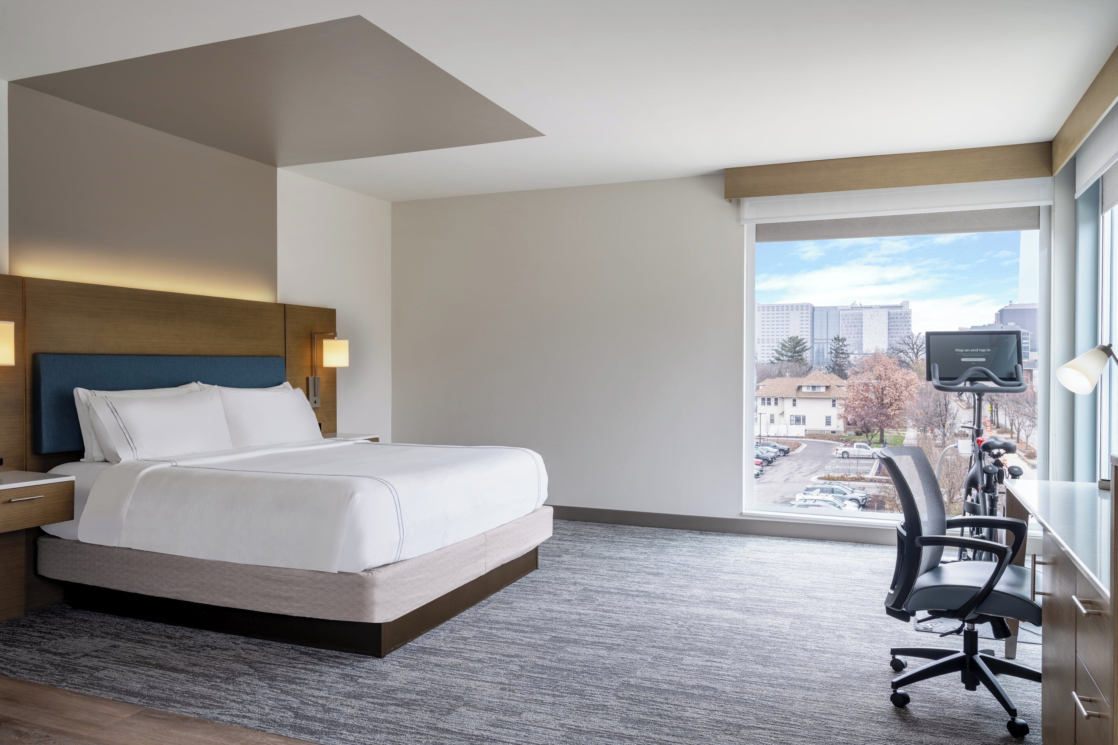 Premium Studio, 1 King Bed, City View | Premium bedding, pillowtop beds, in-room safe, desk