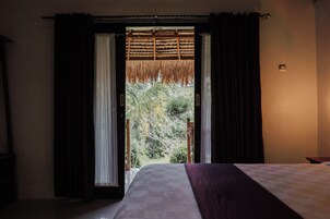 Kamar Deluks | Pemandangan dari kamar