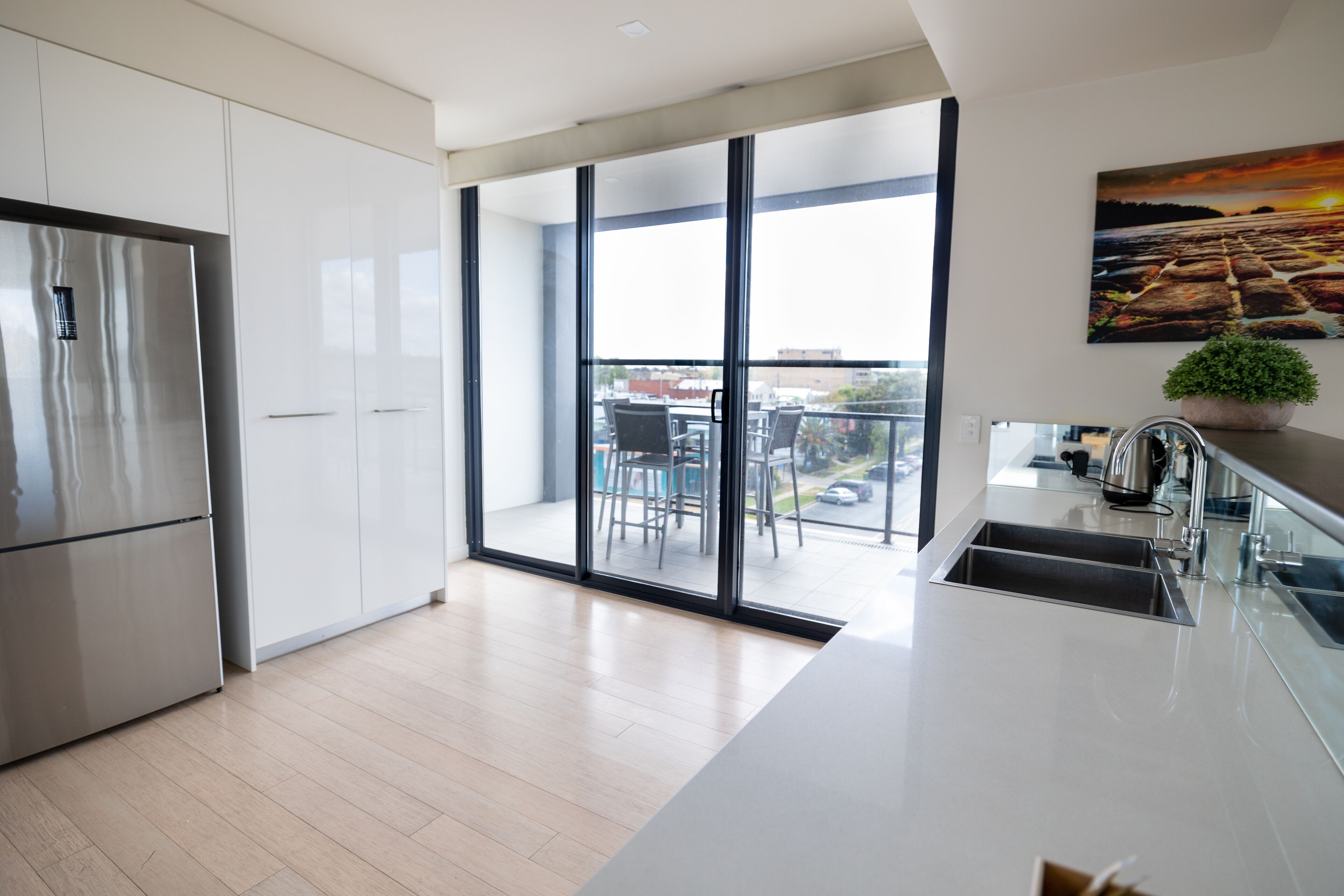 1/303 Flinders · Enjoy Penthouse Living in the CBD! Sleeps 8!